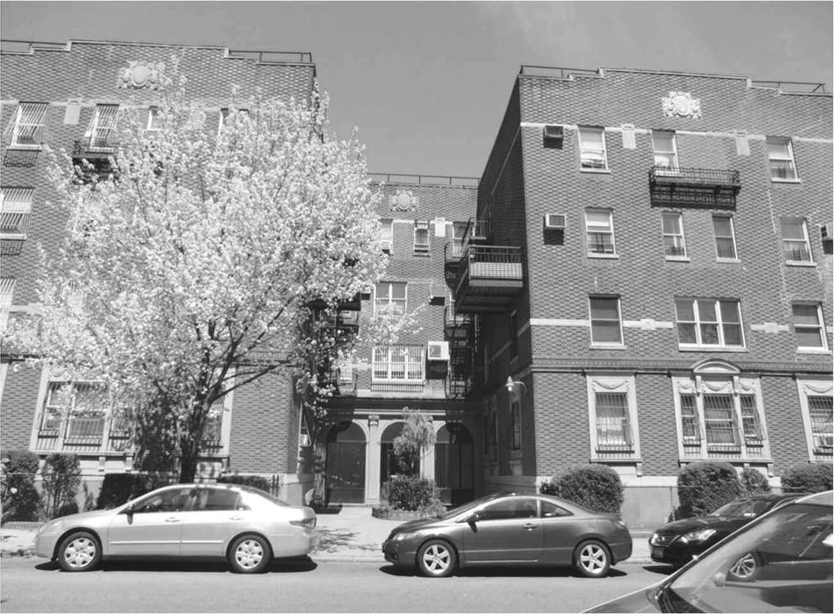 Figure 1: 102 Pierrepont Street, Brooklyn Heights “Arthur Miller and his wife lived below the Mailer family at this address from 1944–1947.”